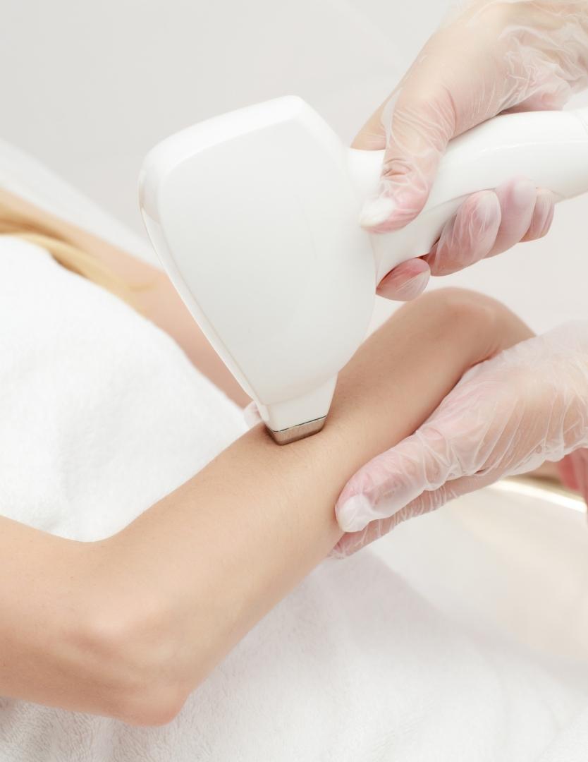 DEPILACIÓN LÁSER BRAZOS DULCE CALVO para Unisex | Dulce Calvo