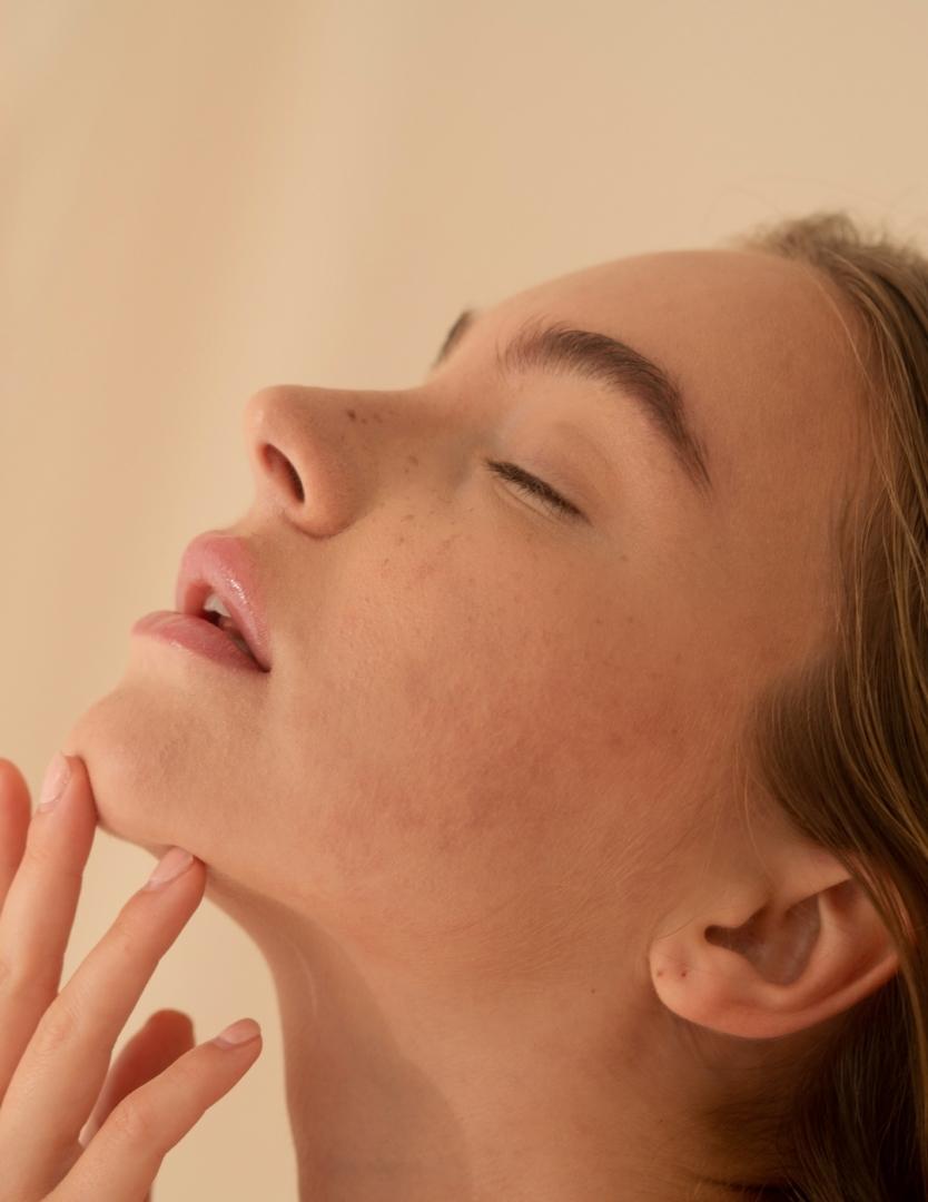 DEPILACIÓN HILO MENTÓN DULCE CALVO para Mujer | Dulce Calvo